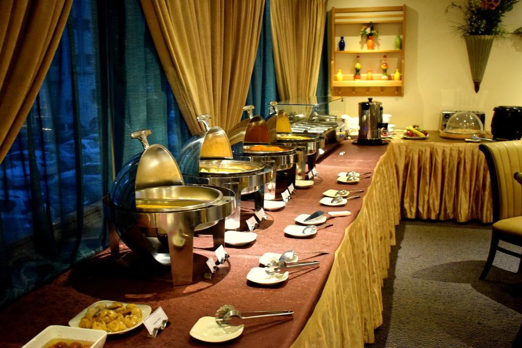 Nejoum Al Emarat Hotel Sharjah Luaran gambar